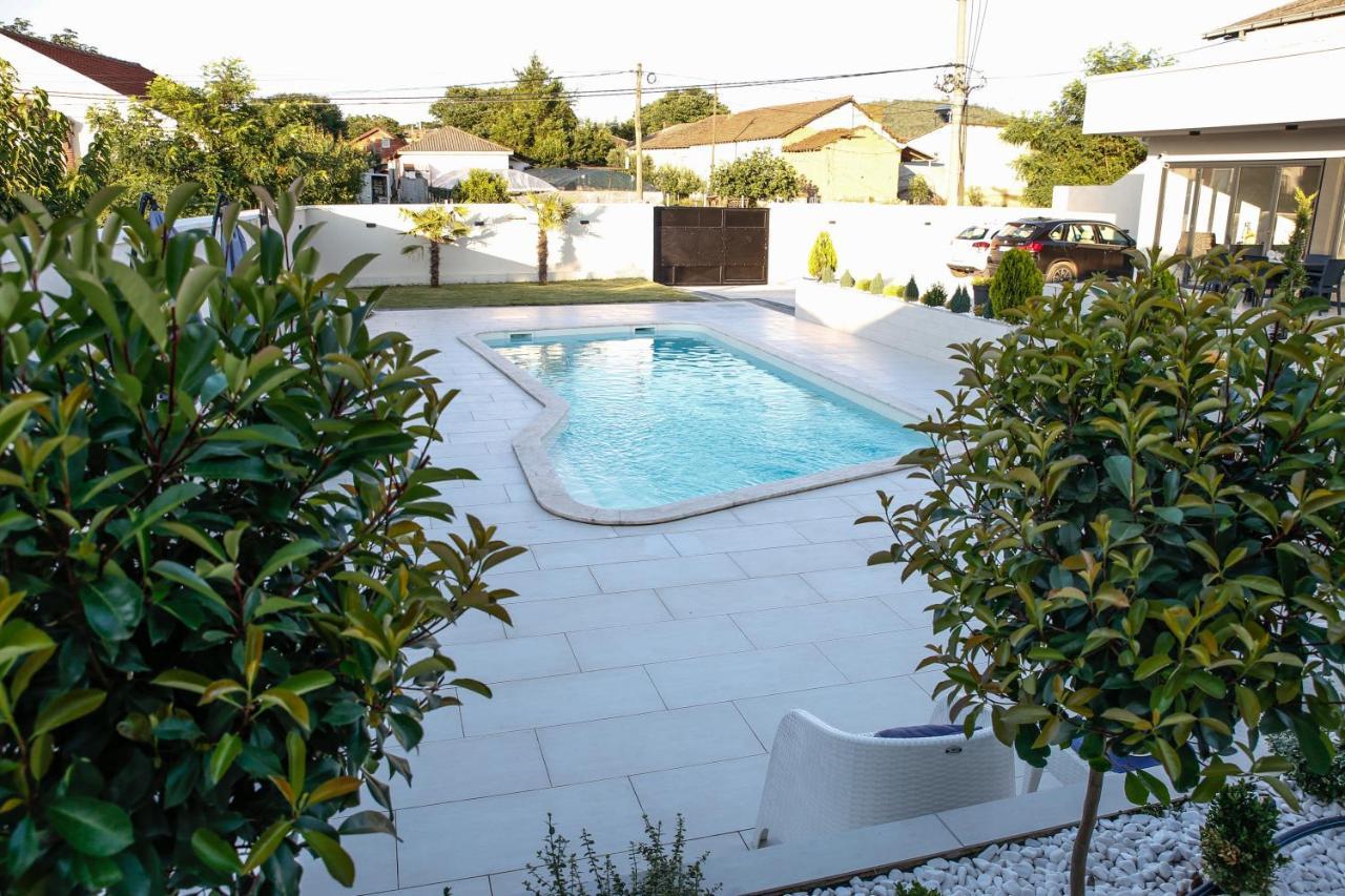 Reshkov Pool Appartement
